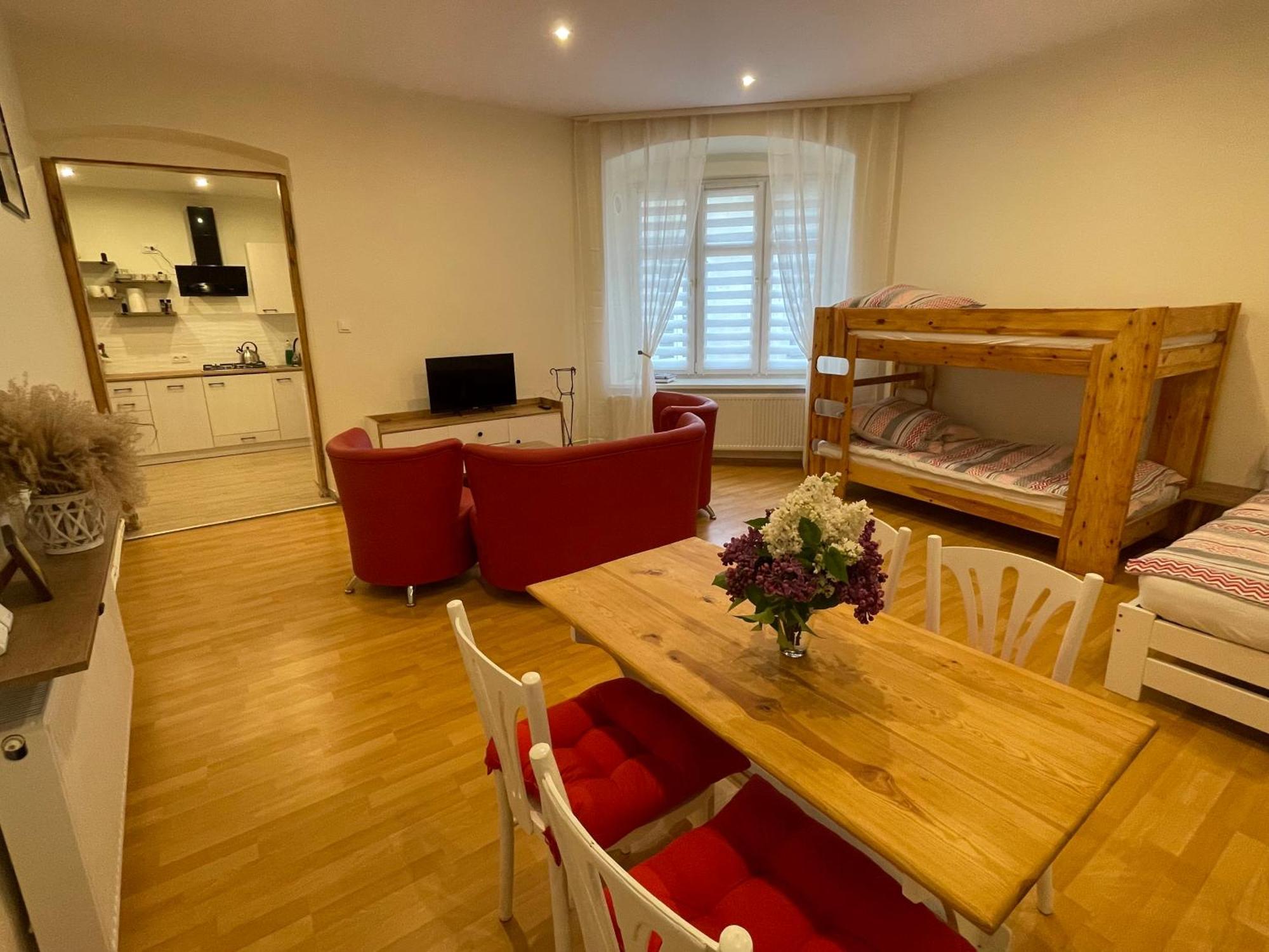 Apartamenty Przy Starym Miescie Czestochowa Ngoại thất bức ảnh