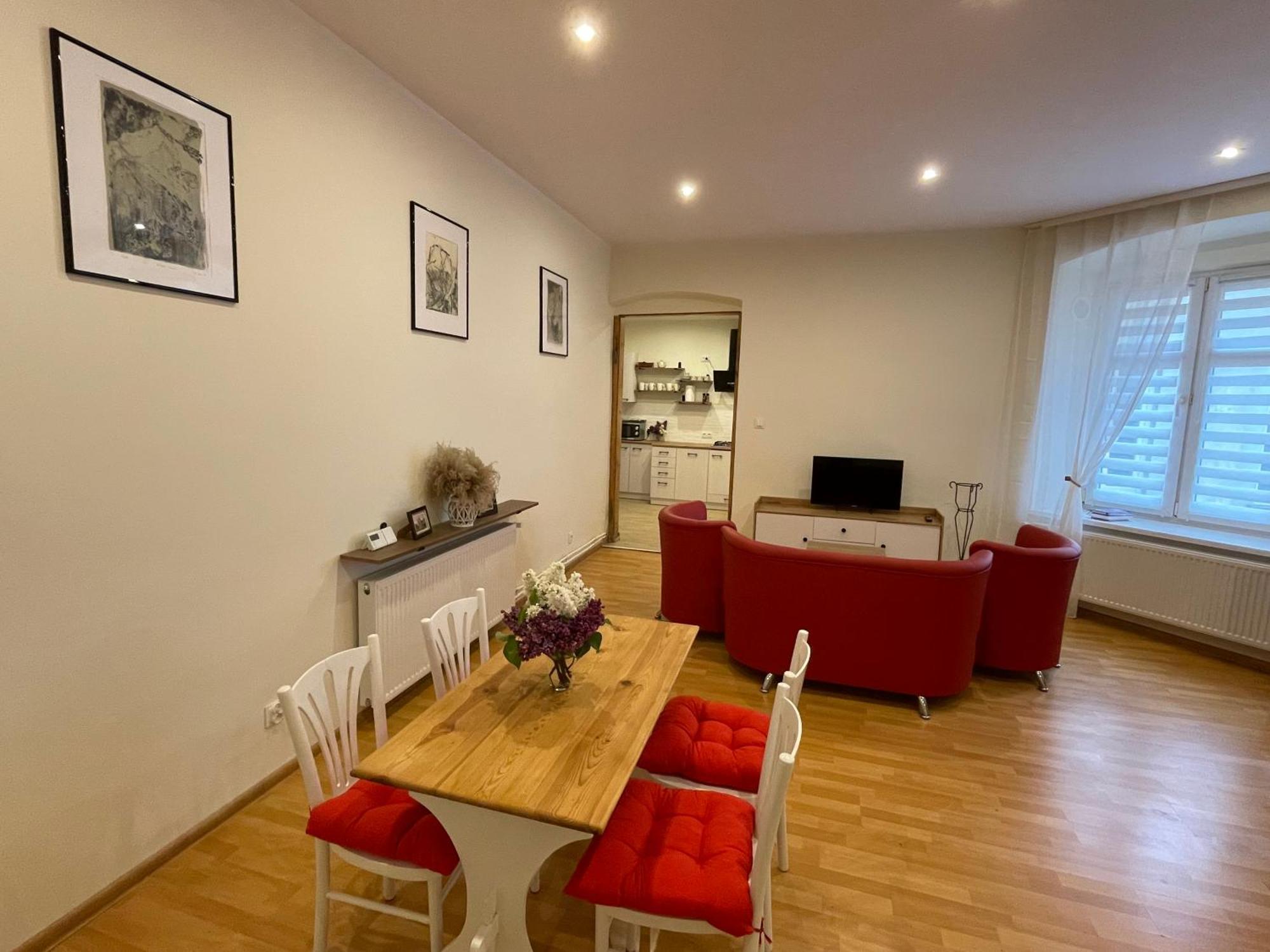 Apartamenty Przy Starym Miescie Czestochowa Ngoại thất bức ảnh