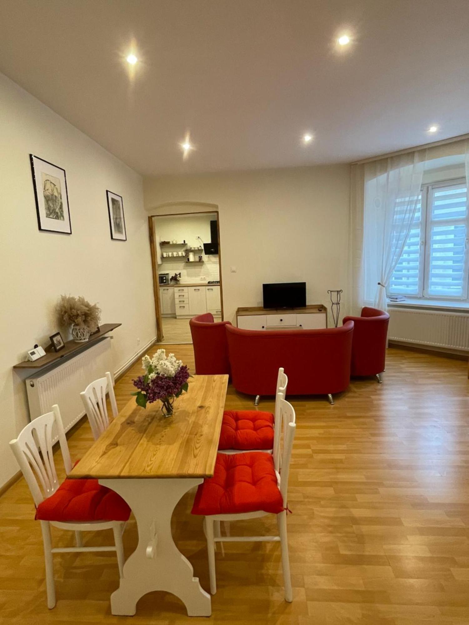 Apartamenty Przy Starym Miescie Czestochowa Ngoại thất bức ảnh